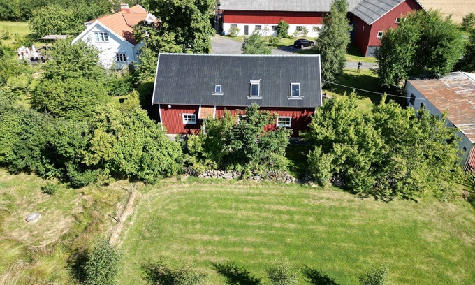 Varberg Municipality Casa | Charming 3-bedroom Barn Conversion on a Picturesque Farm Outside Varberg
