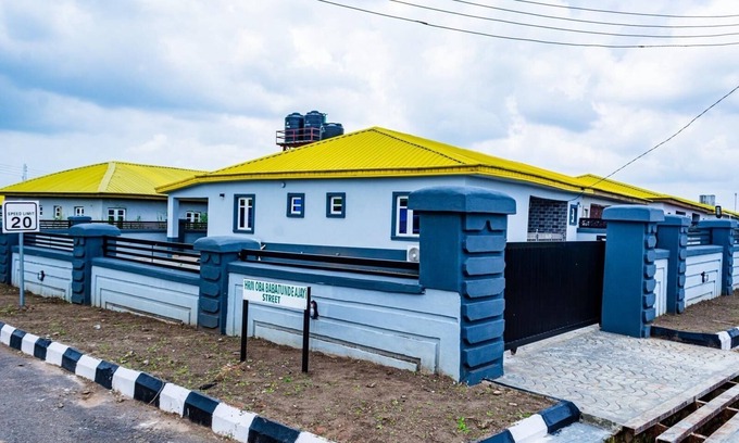 Abeokuta Casa | Charming 3-bedroom bungalow with AC, WiFi in fantastic Prince Courts