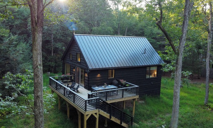 Eldred Cabina | Charming 3-bedroom cabin with deck, sauna, fitness room in Eldred