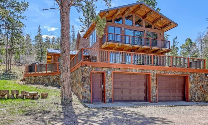 Lead Chalet De Esquí | Charming 3-bedroom chalet right off the ski slopes!