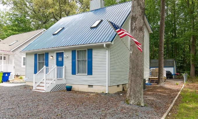 Rehoboth Beach Cabaña | Charming 3-bedroom cottage with WiFi, AC in beautiful Lewes