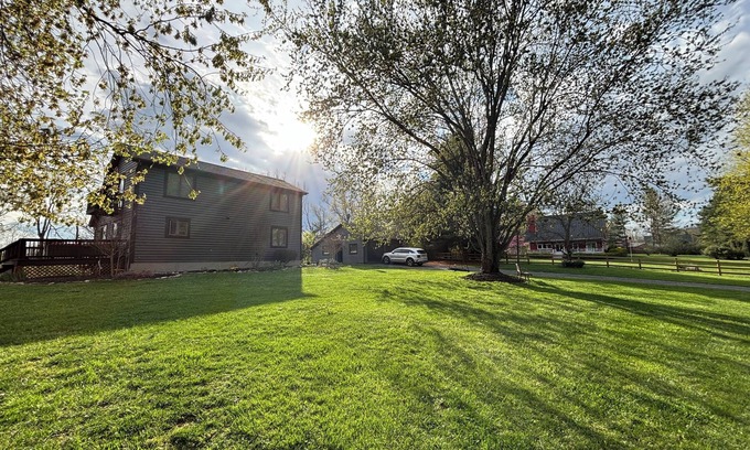 Fishers Hill Casa | Charming 3-bedroom farm house in Strasburg with WiFi and AC