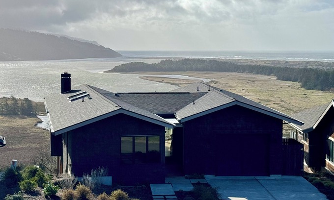 Pacific City Casa | Charming 3-bedroom home - WiFi, AC, & Clubhouse access in enjoyable Pacific City