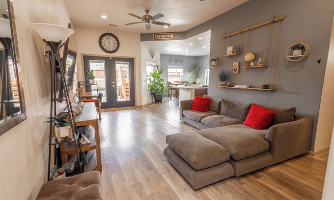 Las Cruces Casa | Hermosa casa de 3 dormitorios en Las Cruces con aire acondicionado, WiFi, jardín