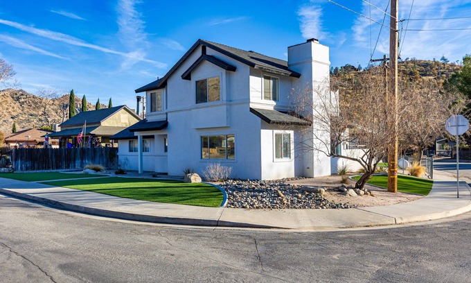 Kernville Casa | Charming 3-bedroom house in delightful Kernville with AC