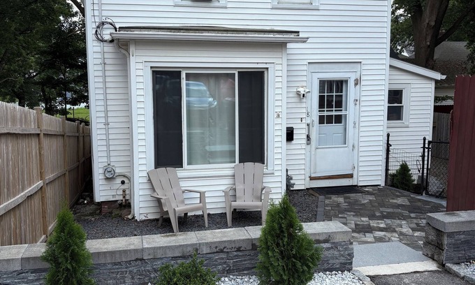 Brockton Casa | Charming 3-bedroom house with fast WiFi and is pet-friendly in Brockton