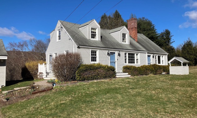 Woodbury Casa | Charming 3-bedroom house with WiFi, AC and salt water pool