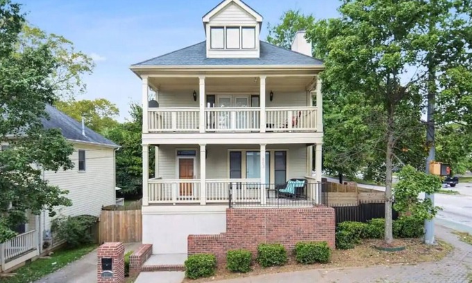 Pittsburgh Casa | Charming 3-bedroom house in wonderful downtown Atlanta.