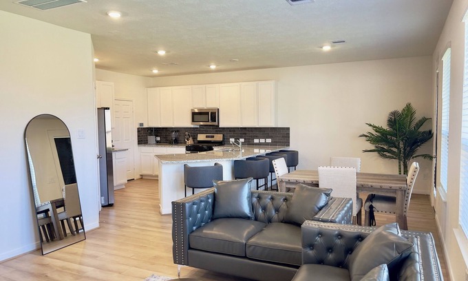 Cypress Casa | Charming 3-bedroom house Cypress, TX minutes from Katy, TX