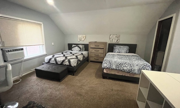 Detroit Casa | Charming 3-bedroom house with AC and WiFi in phenomenal Detroit