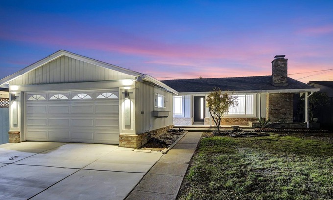 Hayward Casa | Charming 3-bedroom house with AC and WiFi in Hayward