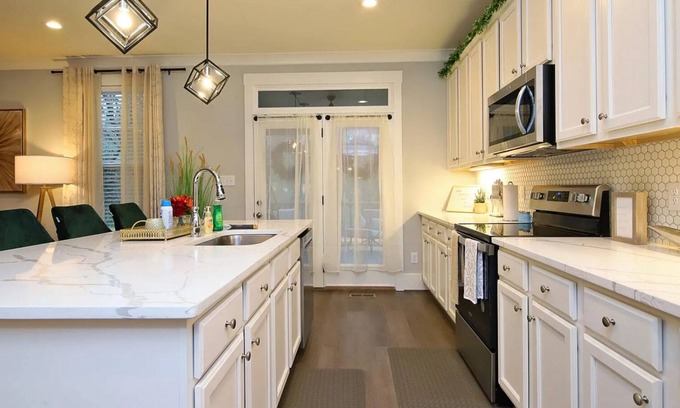 East Durham Casa | Charming 3-bedroom house with WiFi and AC in welcoming Durham