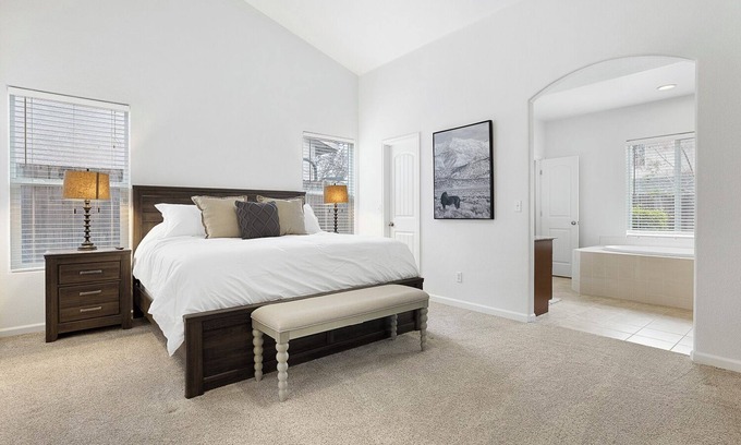 Fresno Casa | Charming 3-bedroom house in lovely Fresno with WiFi, AC