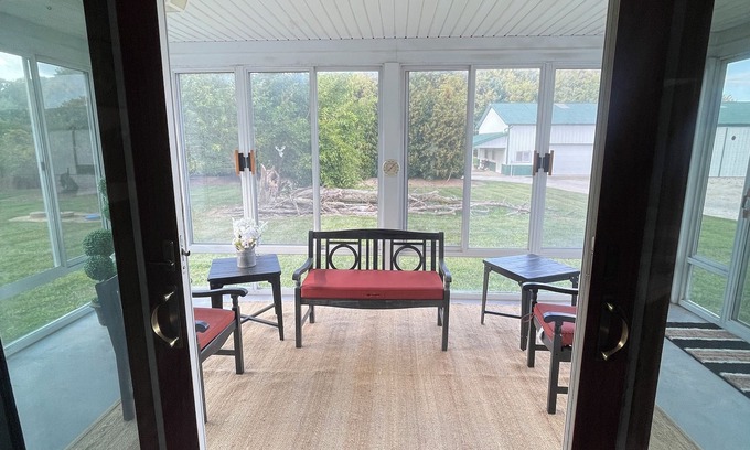 Litchfield Casa | Charming 3-bedroom house in the country.