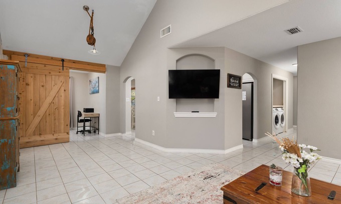Olmito Casa | Charming 3-bedroom house with Tesla charger WiFi and AC in Olmito Tx
