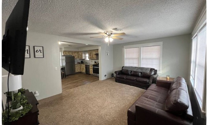 Vernon Casa | Charming 3-bedroom house with WiFi and AC in Vernon