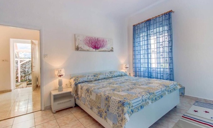 Veli Losinj Apartamento | Charming 3-bedroom apartment with AC and WiFi in enchanting Veli Lošinj