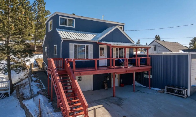 Deadwood Casa | Charming 3-bedroom miners theme with WiFi and AC in fabulous Lead.