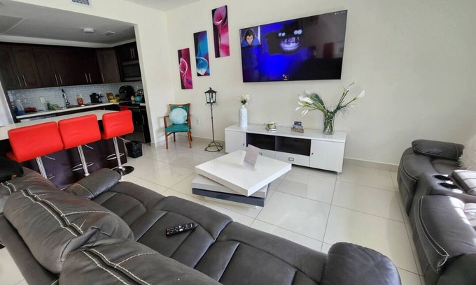 Princeton Casa | Charming 3-bedroom Modern House in Homestead Gateway from Orlando, Miami & Keys