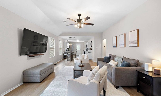 Tomball Casa | Charming 3-bedroom Monthly Stay Home in Pleasant Tomball