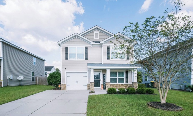 Pooler Casa | Charming 3-bedroom oasis in lovely Pooler with hot tub, king bed, and Smart TVs