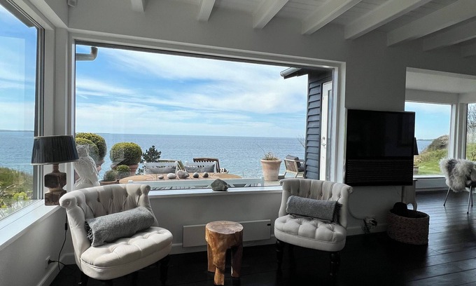 Kalundborg Cabaña | Charming 3-bedroom Seaside Cottage