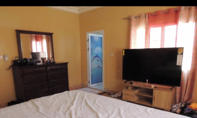 Kanifing Casa | Charming 3-bedroom townhome with WiFi and AC in lovely Kanifing