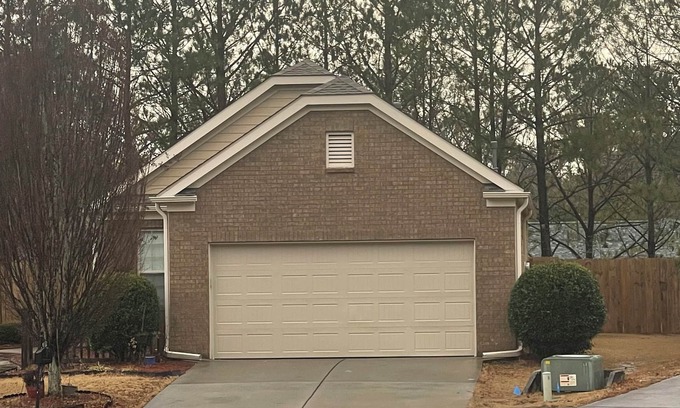 LaGrange Casa | Charming 3-bedroom Urban Haven