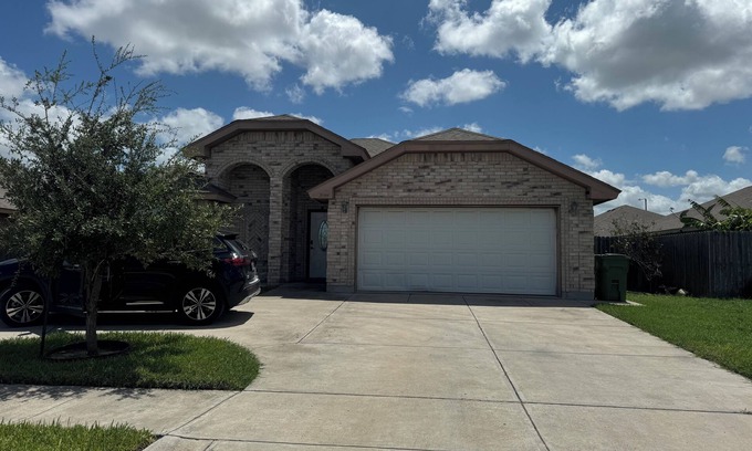 Brownsville Casa | Charming 3-Bedroom Retreat in Prime Neighborhood SPI /SPACE X