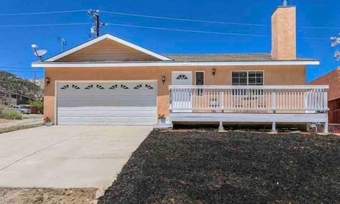 Frazier Park Casa | Charming 3-bedroom house with AC and WiFi in welcoming Frazier Park