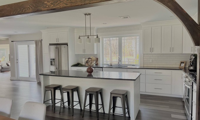 Suplee Casa | Charming 3-bedroom house with fenced in dog yard and playground and hottube