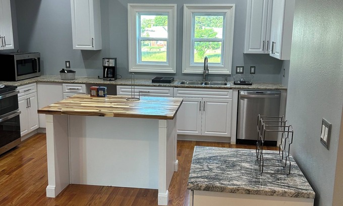 Downtown Little Rock Casa | Charming 3-bedroom townhome with WiFi, AC in Little Rock