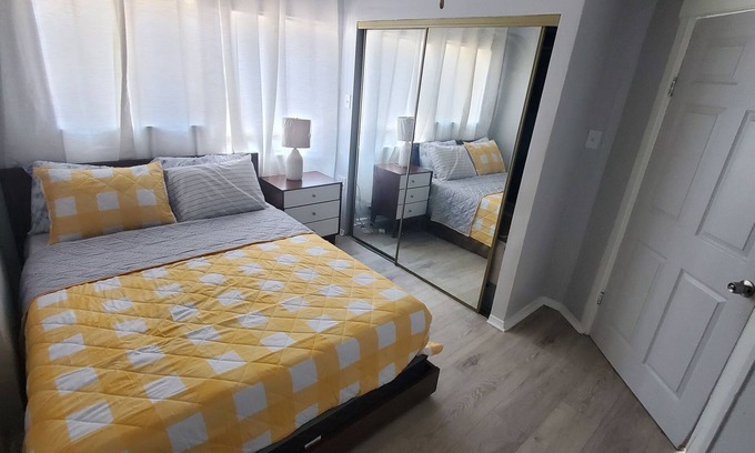 Los Angeles Casa | Charming 3 bedroom front house.