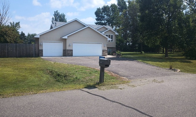 North Branch Casa | Charming 3-bedroom house in tranquil North Branch with AC