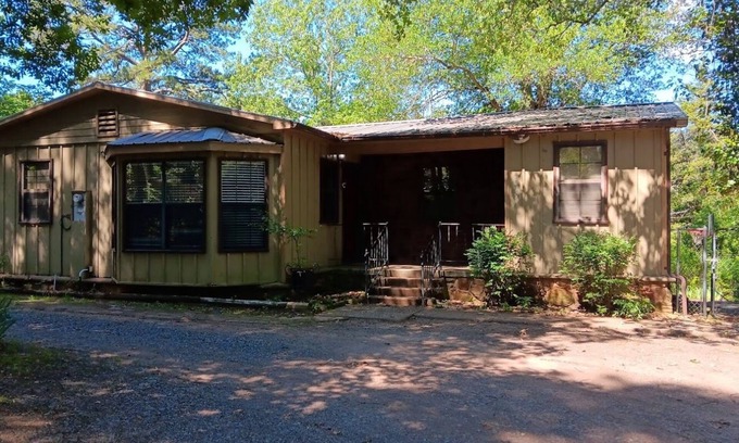 Russellville Casa | Charming 3-bedroom house, WiFi, AC, in tranquil beautiful Russellville near Lake