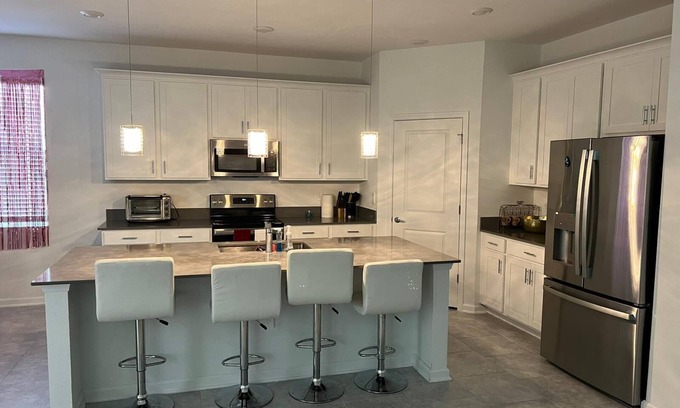 St. Cloud Casa | Charming 3-bedroom house in Saint Cloud with WiFi and AC