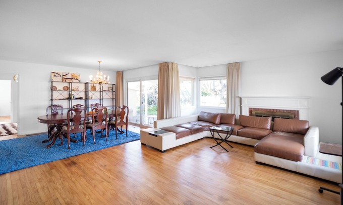 Lower Bal Casa | Charming 3-bedroom house in terrific San Leandro with AC, WiFi