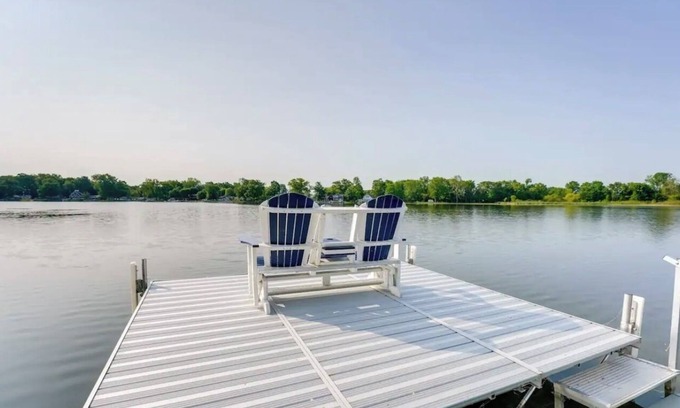 White Pigeon Cabaña | Charming 3-bedroom cottage in quaint Shipshewana with AC, WiFi