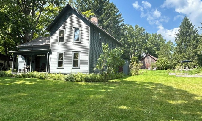 Skaneateles Otro | Charming 3-bedroom farmhouse in welcoming Skaneateles, short walk to village.