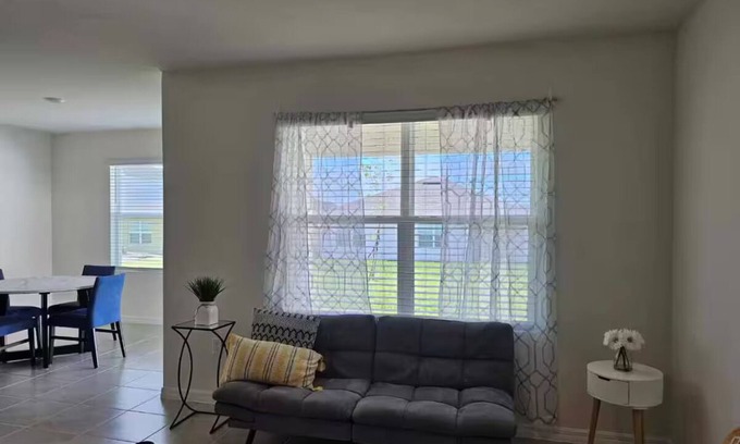 Winter Haven Casa | Charming 3-bedroom house in fantastic Winter Haven with WiFi, AC, Community Pool