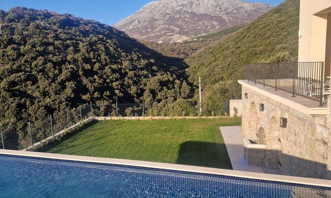 Utjeha Villa | Charming 3-bedroom villa with WiFi and AC in lovely Bar
