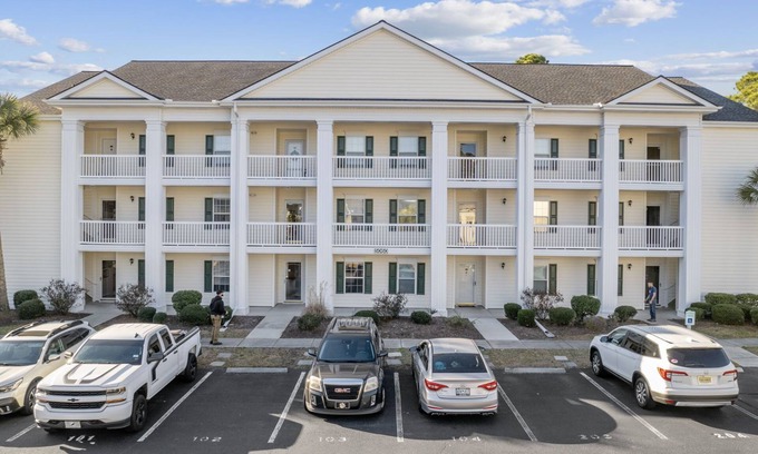 Waterford Plantation Apartamento | Charming 3 BR Condo Close to Coastal University!