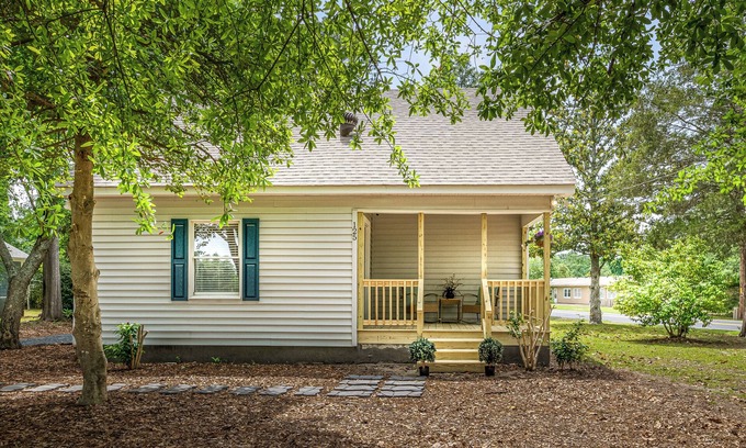 Old Town Cabaña | Charming 3BR/2BA Cottage in the Village of Pinehurst –Walk to Almost Everything!