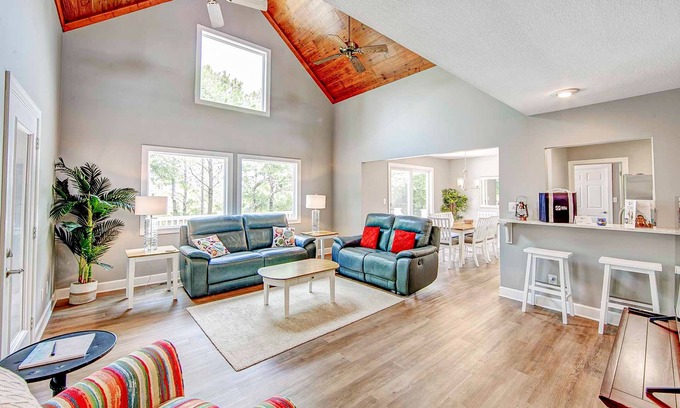 Frisco Casa | Charming 3BR home in Frisco with Wifi, Full Kitchen and Private Hot Tub