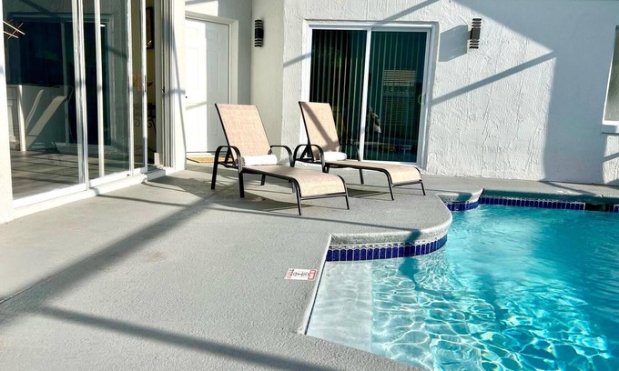 West Kissimmee Casa | Charming 3BR home w/ pool & WiFi, fully equipped, just 27 mins from Disney!