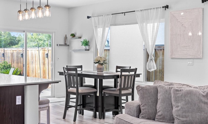 Greenacres Casa | Charming 3BR in Shafter with Backyard & Garage