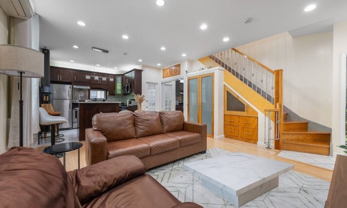 Central Park South Apartamento | Charming 3BR Retreat in a Great Area!