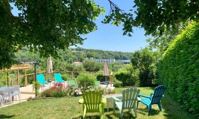 Le Vigeant Casa | Charming 4 Bedroom 4 Bathroom Gite - 2 Adjoining Cottages - Heated Plunge Pool