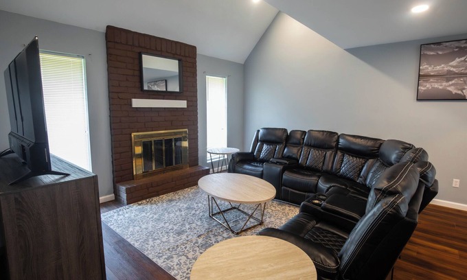 Missouri City Casa | Charming 4-bedroom house with WiFi and AC in lovely Missouri City
