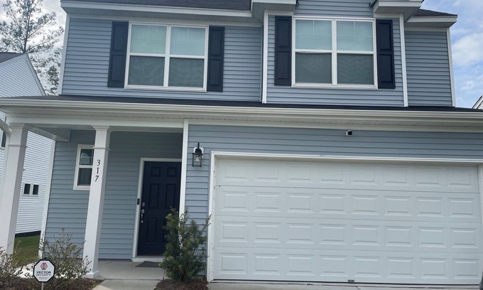 Moncks Corner Casa | Beautiful Spacious Family Home